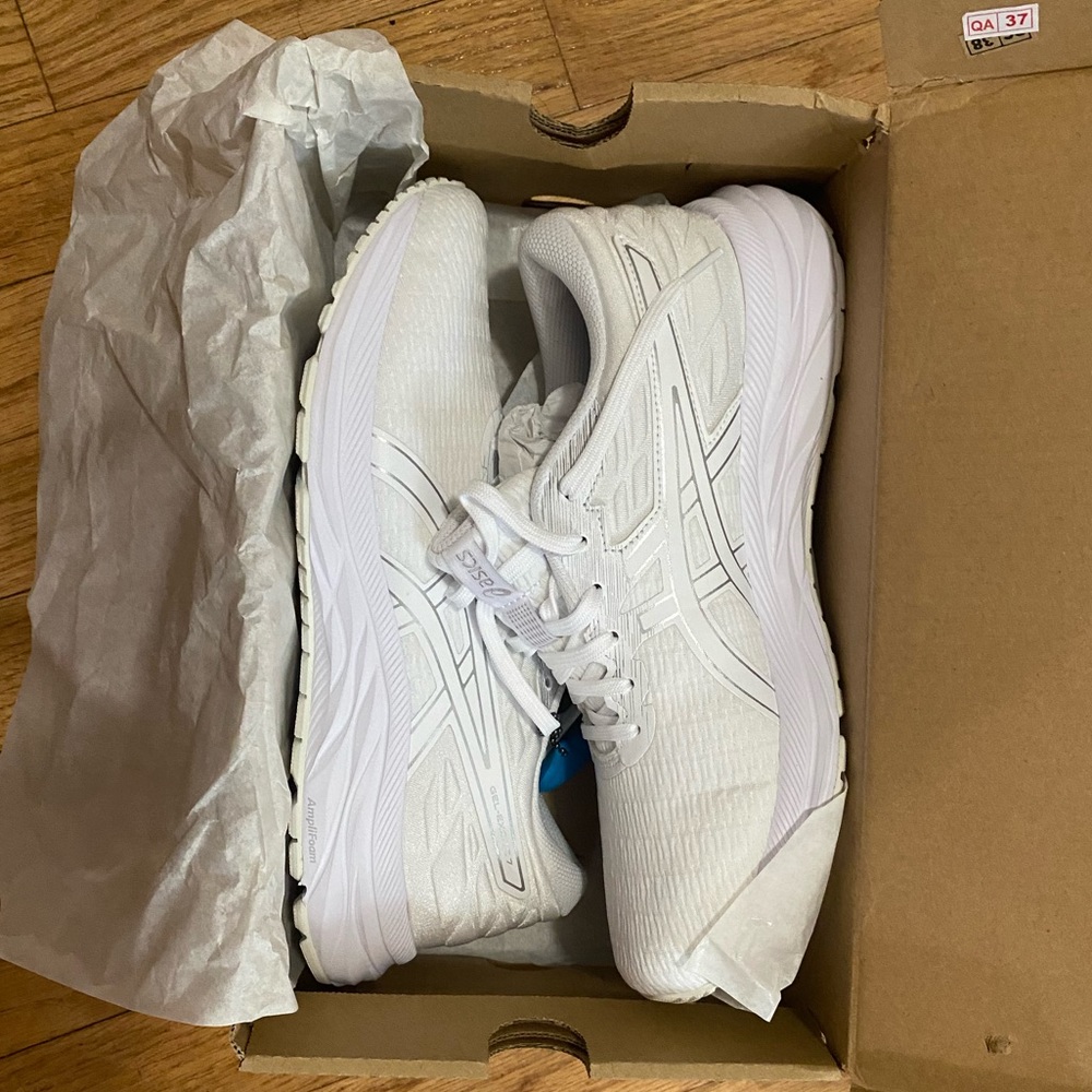 Brand New Asics Running Sneakers! Size 9 1/2